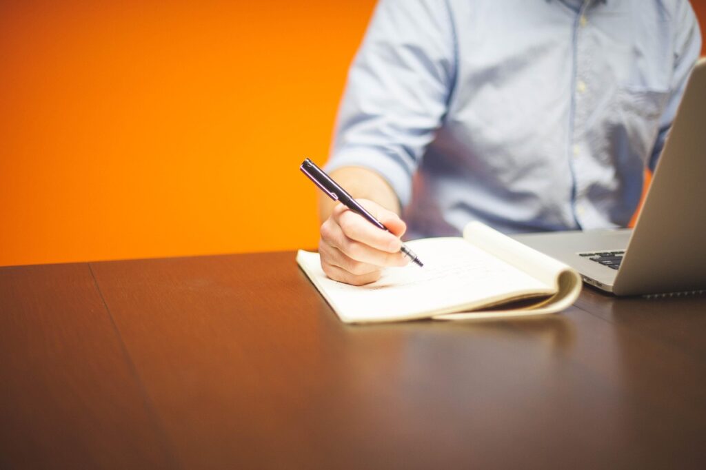 フリーランスが仕事を断る際のメールの書き方は？